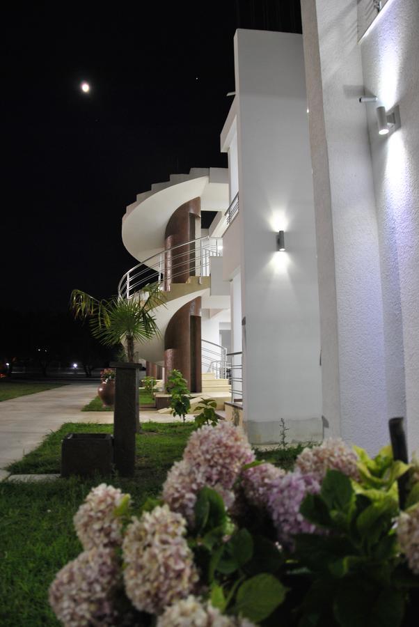Royal Apartments & Villas Ulcinj Exterior photo