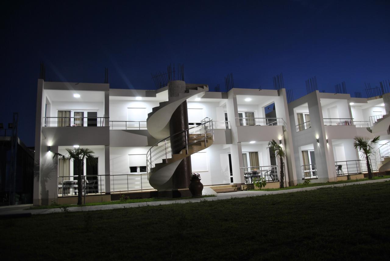 Royal Apartments & Villas Ulcinj Exterior photo