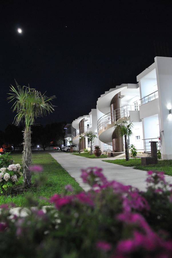 Royal Apartments & Villas Ulcinj Exterior photo